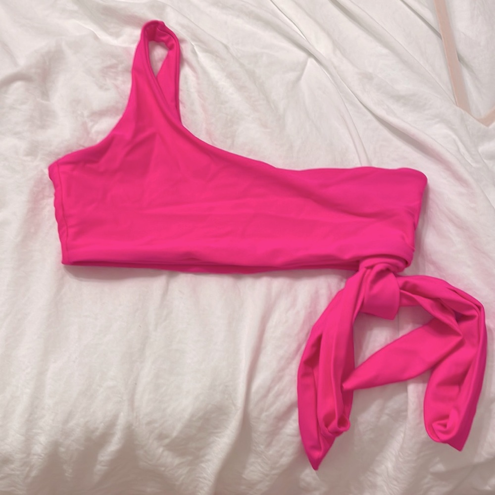 One Shouldered Neon pink SHEIN bikini top!!!